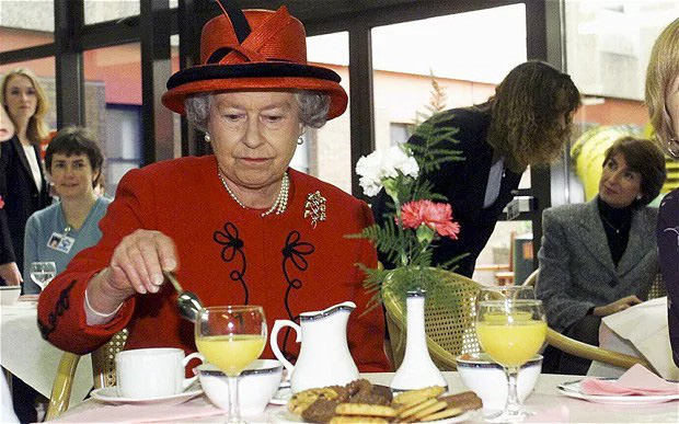 3 THÓI QUEN ĂN UỐNG GIÚP NỮ HOÀNG ELIZABETH II ĐÃ 93 TUỔI SỐNG KHỎE MẠNH TRƯỜNG THỌ